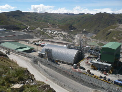Cerro Corona Mine: Gold mining equipment